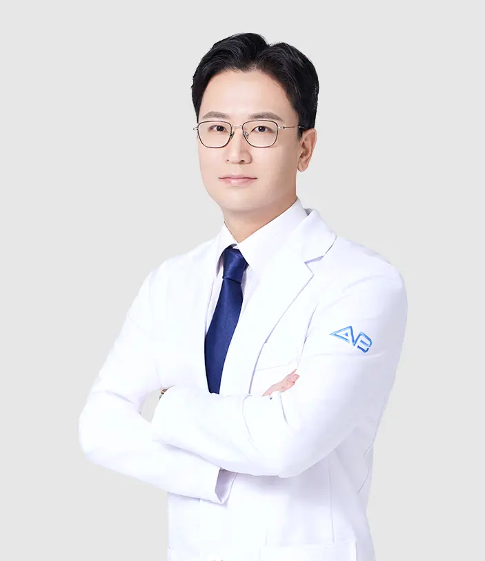 Jeong Yeon-Woo, plastic surgeon at AB Plastic Surgery