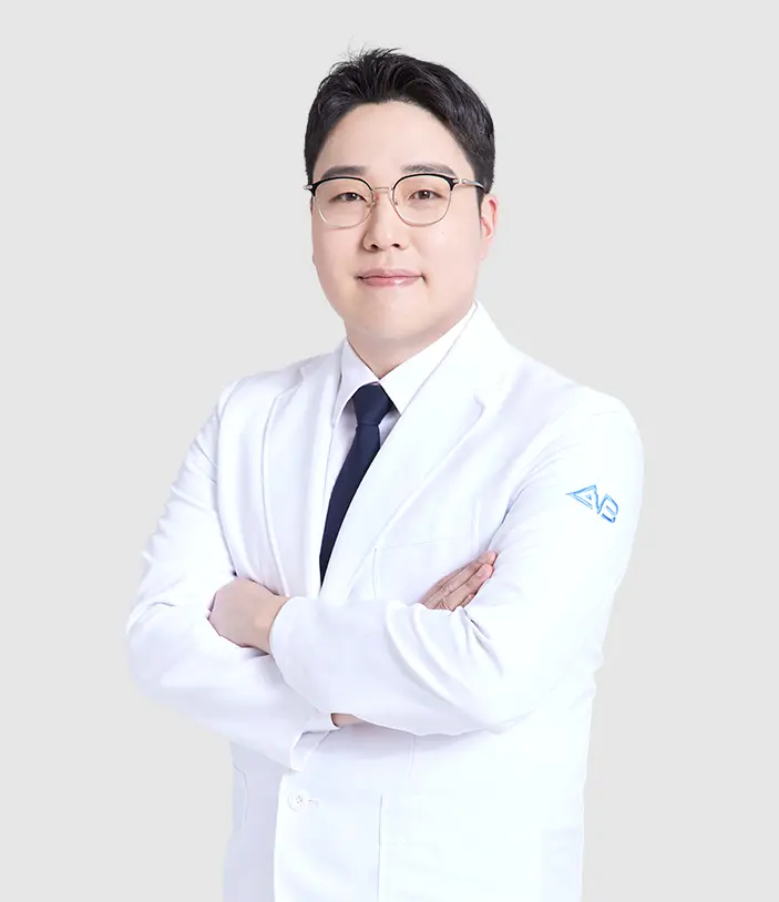 Lee Jong-Ho, plastic surgeon at AB Plastic Surgery