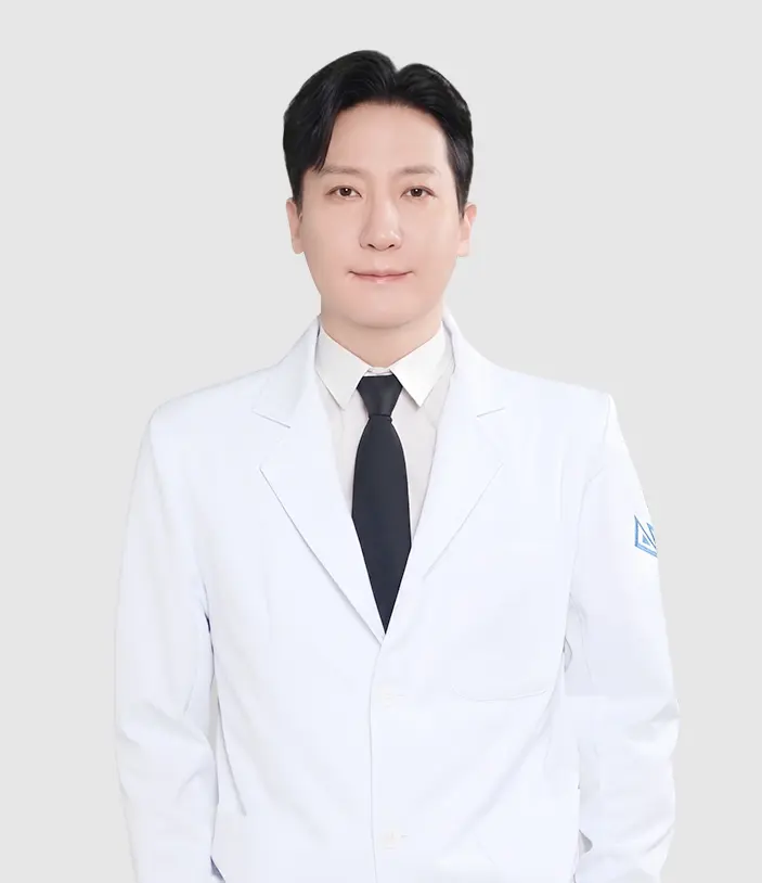 Yoon Hong-Sang, breast surgery specialist at AB Plastic Surgery