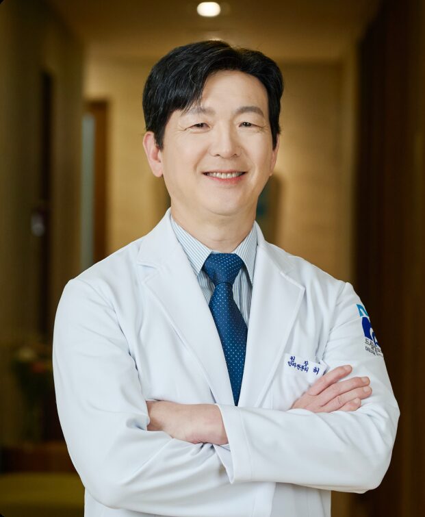 Dr. Hu Yung-Jae headshot