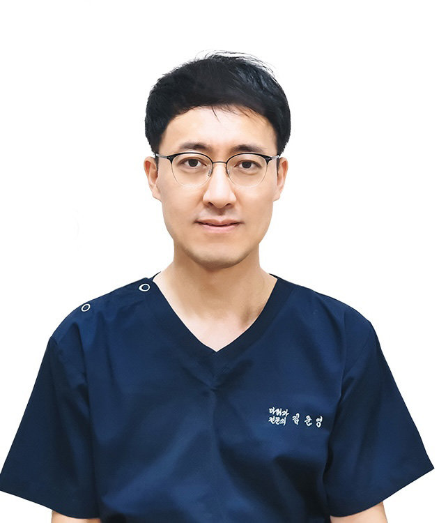 Dr. Kim Jun-Young headshot