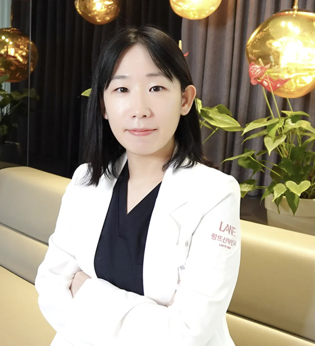 Dr. Ji Won Choi headshot
