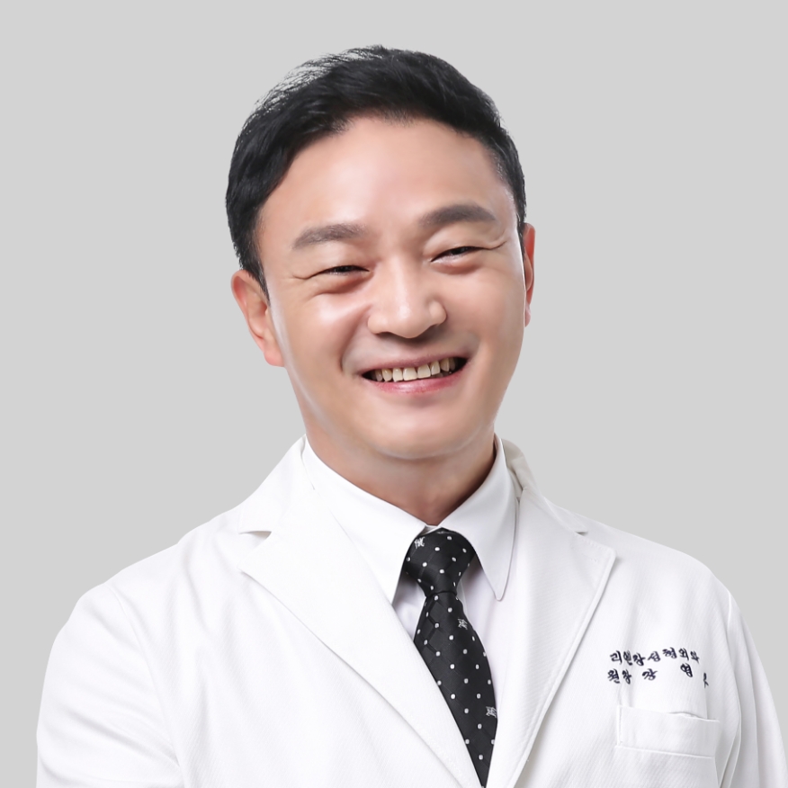 Dr. Chang Young Woo headshot