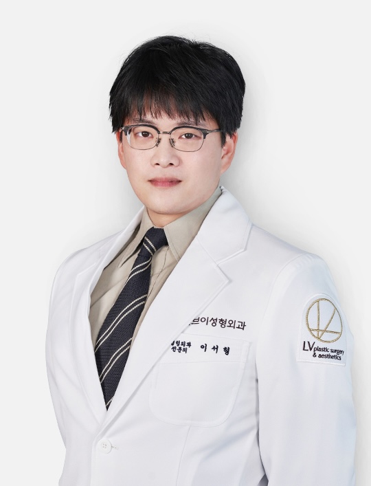 Seo Hyung-Lee headshot