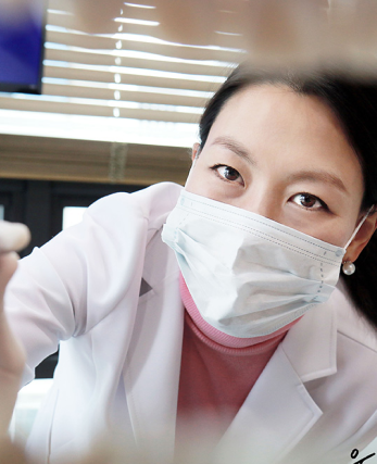 Dr. Jung Eun Lee headshot